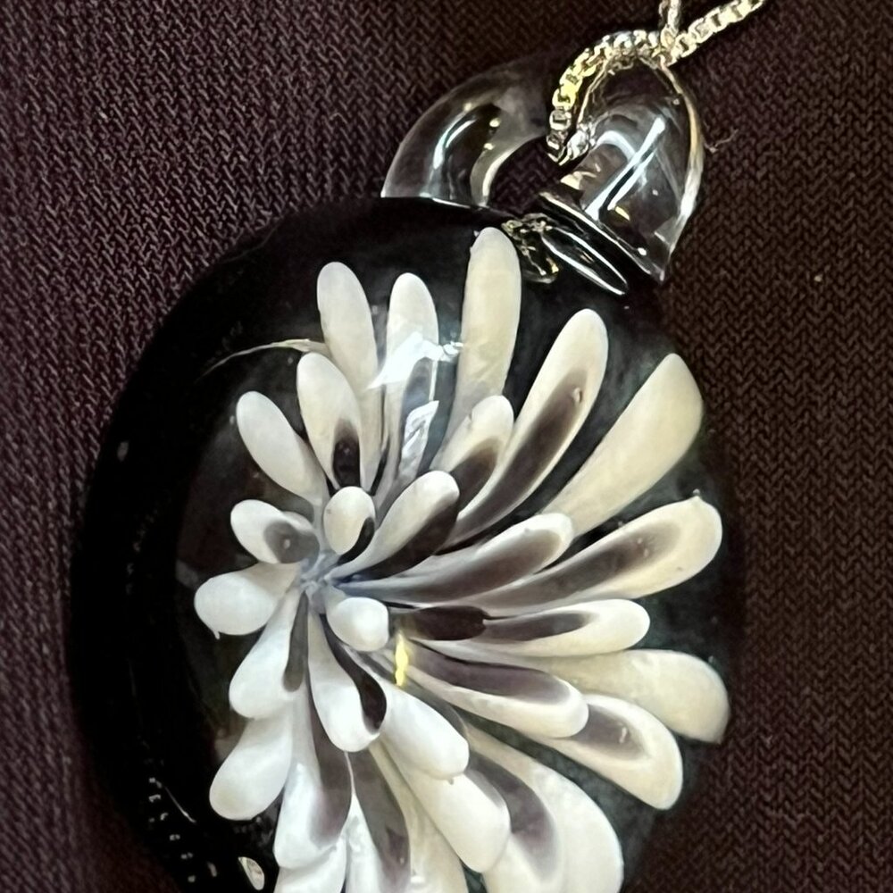 Vintage Lampwork Art Glass Pendant with 3D Purple & White Flower + Silver Chain - Picture 3 of 10